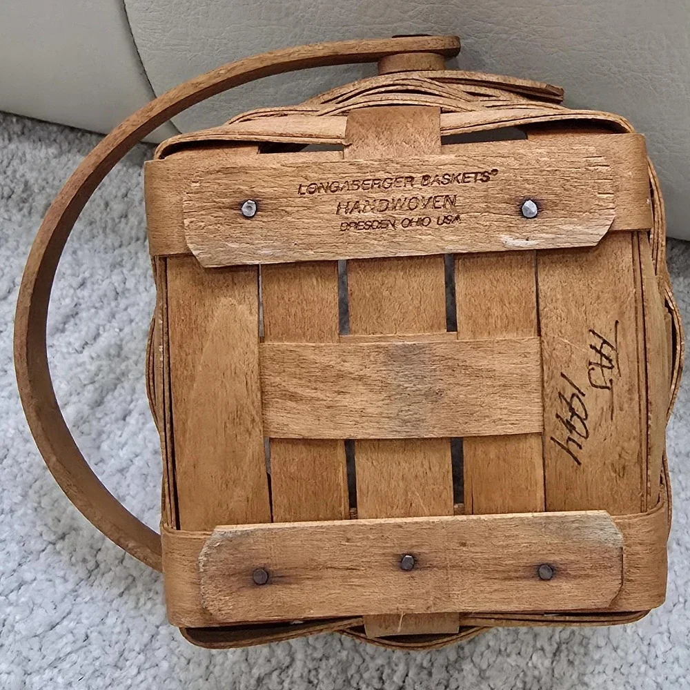 Vintage 1994 Longaberger Handwoven‎ Round Basket with Handle Dresden Ohio USA